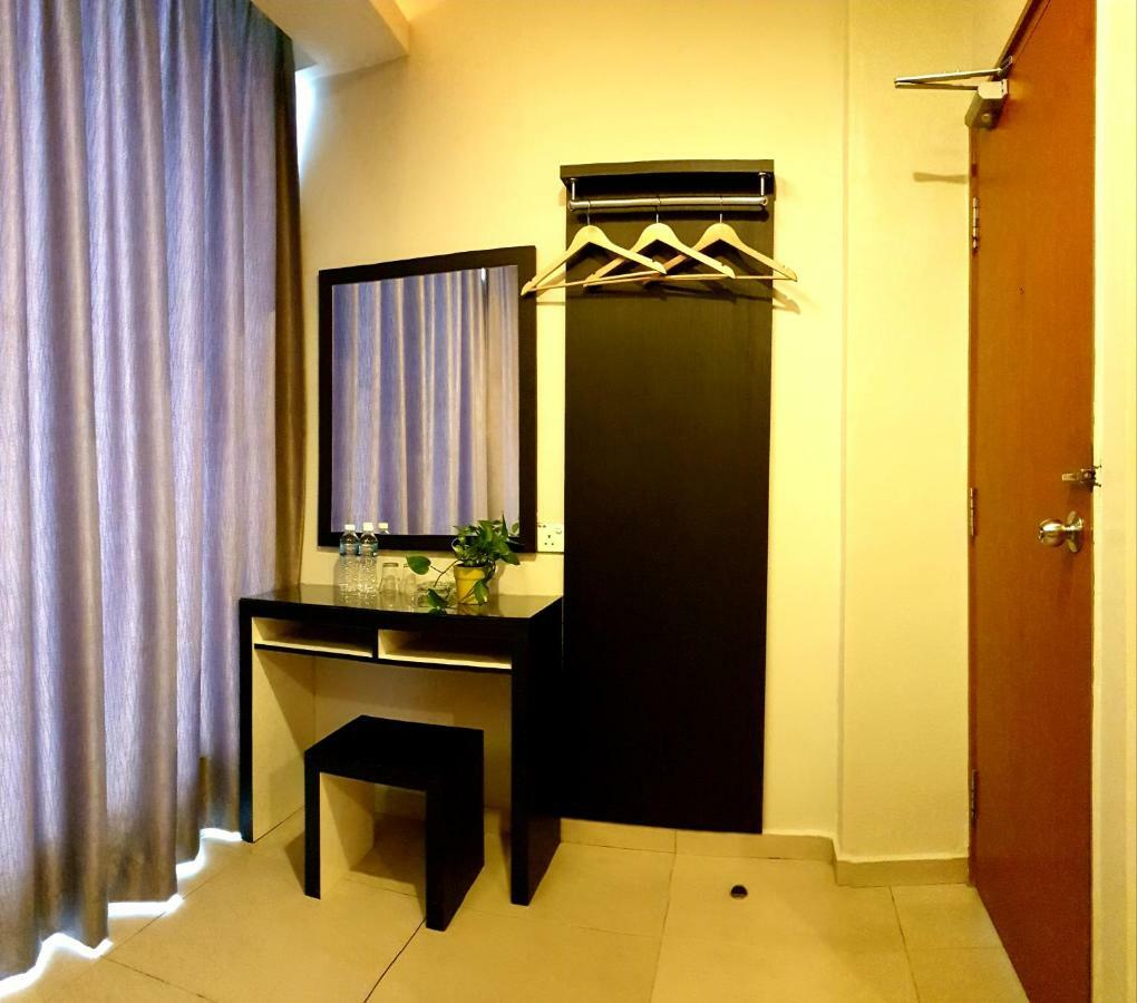 Golden Court Hotel - Tun Abdul Razak Τζόχορ Μπάχρου Εξωτερικό φωτογραφία
